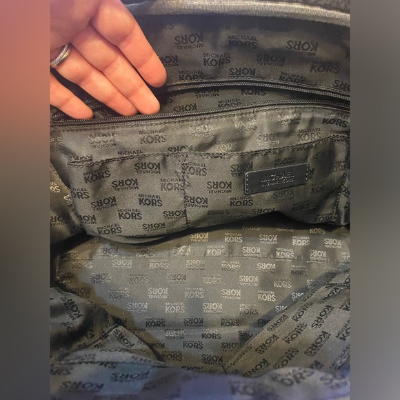 FIRE SALE 🔥🔥 Michael Kors MK Satchel Bowling Bag Tote Medium/Large Size - Picture 10 of 15